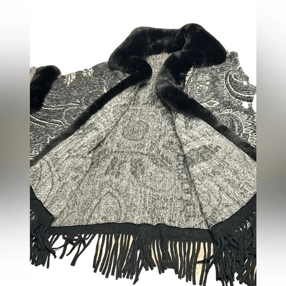 penny lane,open front wrap,shawl,cape,black faux fur trim,fringes,glam,one size - Picture 15 of 15